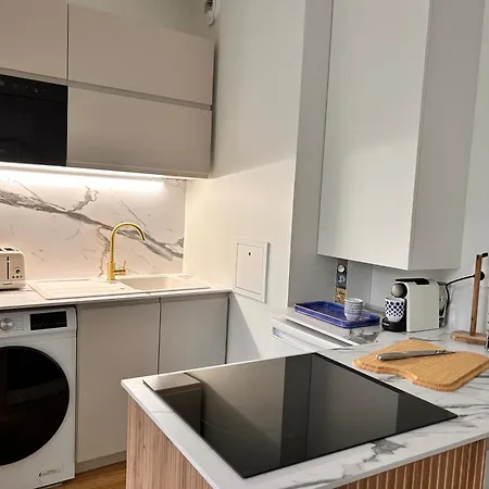 Beautiful, Modern 1-bed Apartment, 5 Mins Rer A Saint-Germain-en-Laye