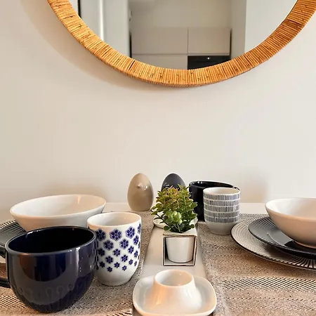 Beautiful, Modern 1-bed Apartment, 5 Mins Rer A Apartment