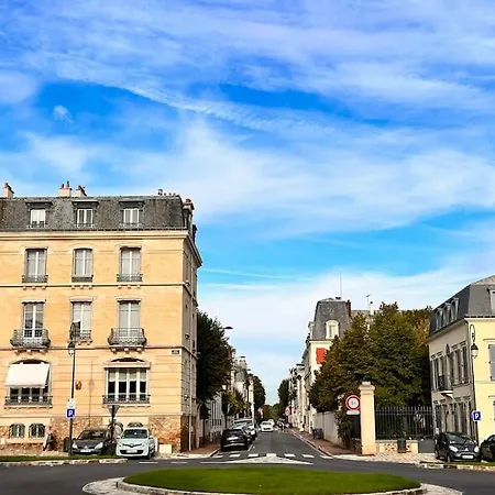 Apartamento Beautiful, Modern 1-bed Apartment, 5 Mins Rer A *